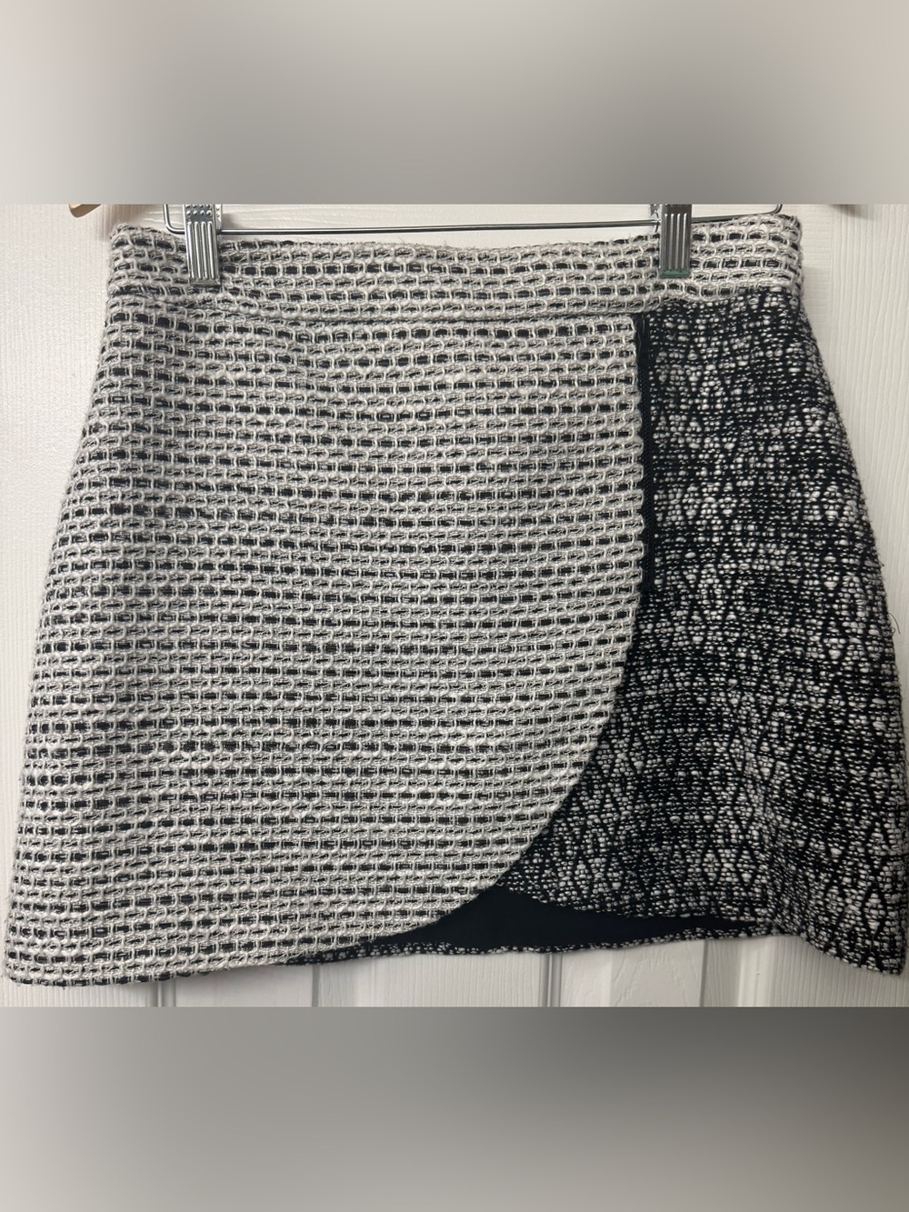 Alice + Olivia Black & White Textured Wrap-Style Mini Skirt